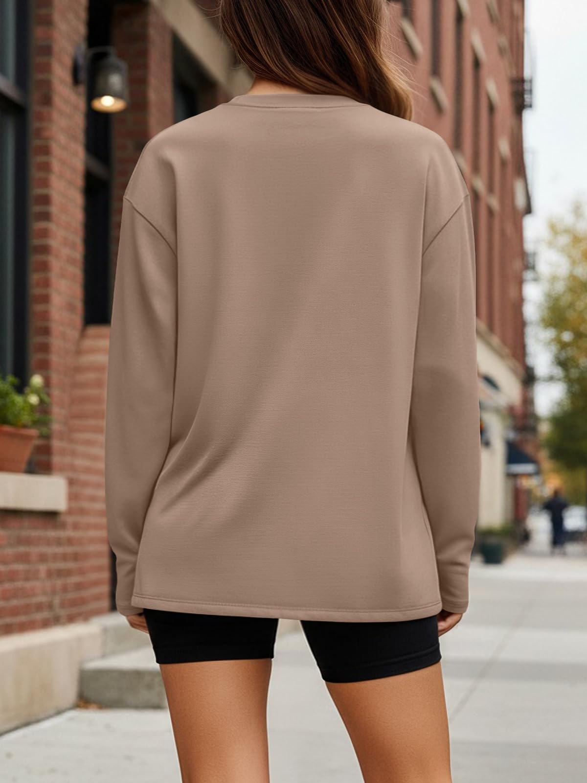 Trendy Queen Womens Oversized Long Sleeve T Shirts 2025 Basic Crewneck Tee Fall Tops Casual Workout Y2K Clothes Khaki L