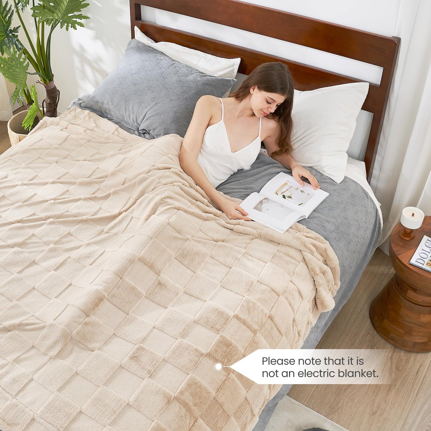 Cozy Bliss Checkered Faux Rabbit Fur Blanket King Size for Bed, Soft Fuzzy Blankets for Women Men, Large Furry Fleece Throw for Bedroom Decor (Tan, 108" x 90")