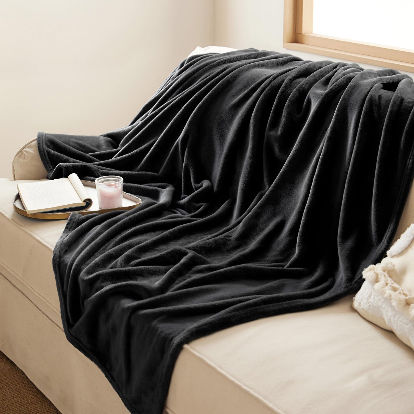 Bedsure GentleSoft Fleece Throw Blanket for Couch Black -