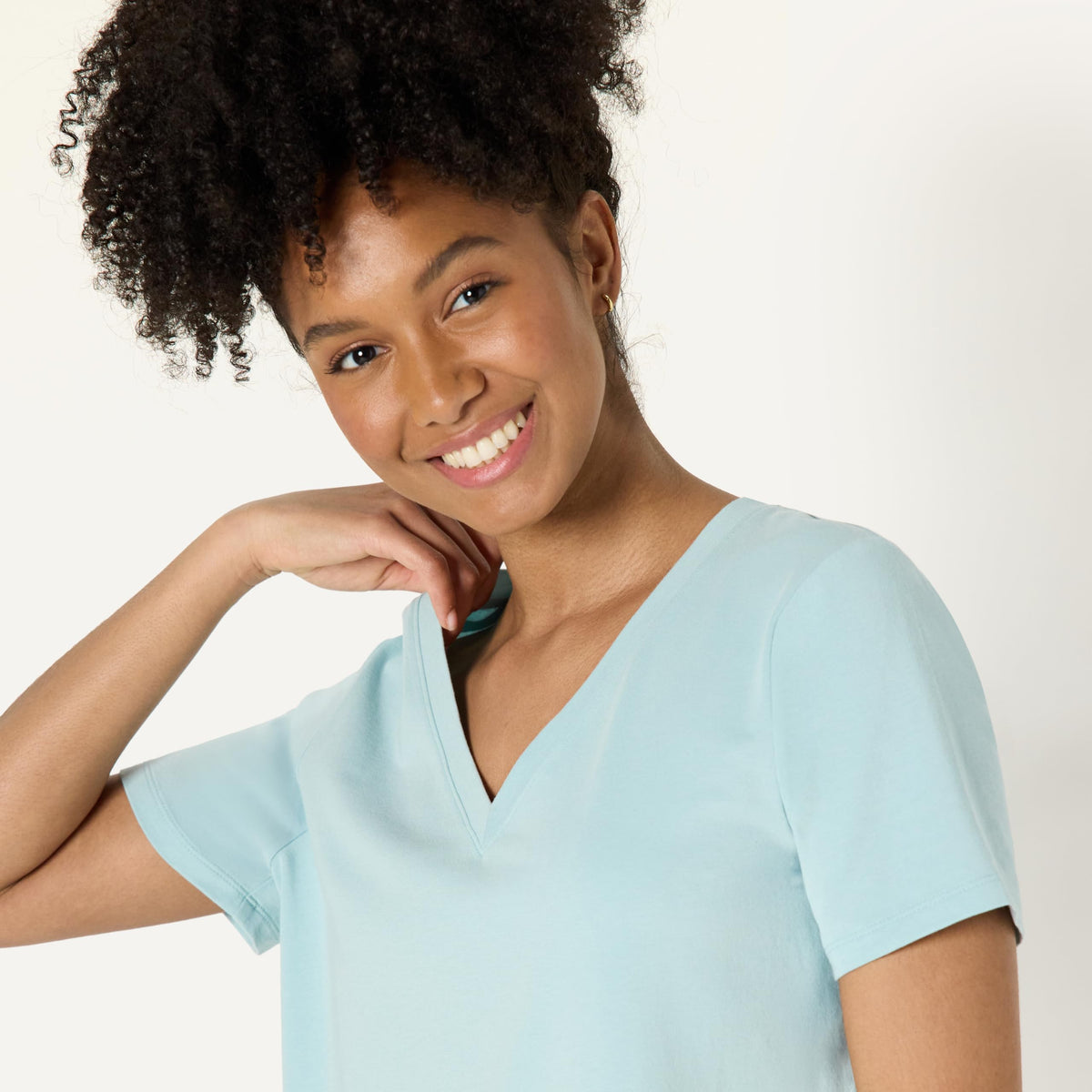 Amazon Essentials Women's Active Soft Cotton Modal V-Neck Short Sleeve Lightweight Yoga Workout T-Shirt with Curved Hem, Light Blue, Large